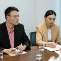 Manajemen perusahaan membahas kebutuhan konsultan sistem manajemen anti penyuapan